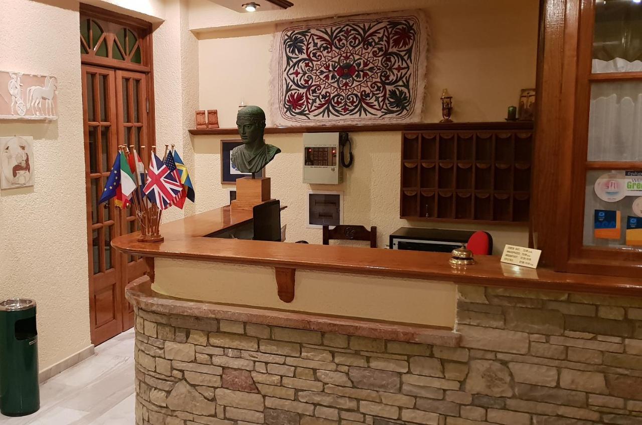 Apollo Hotell Delphi Exteriör bild